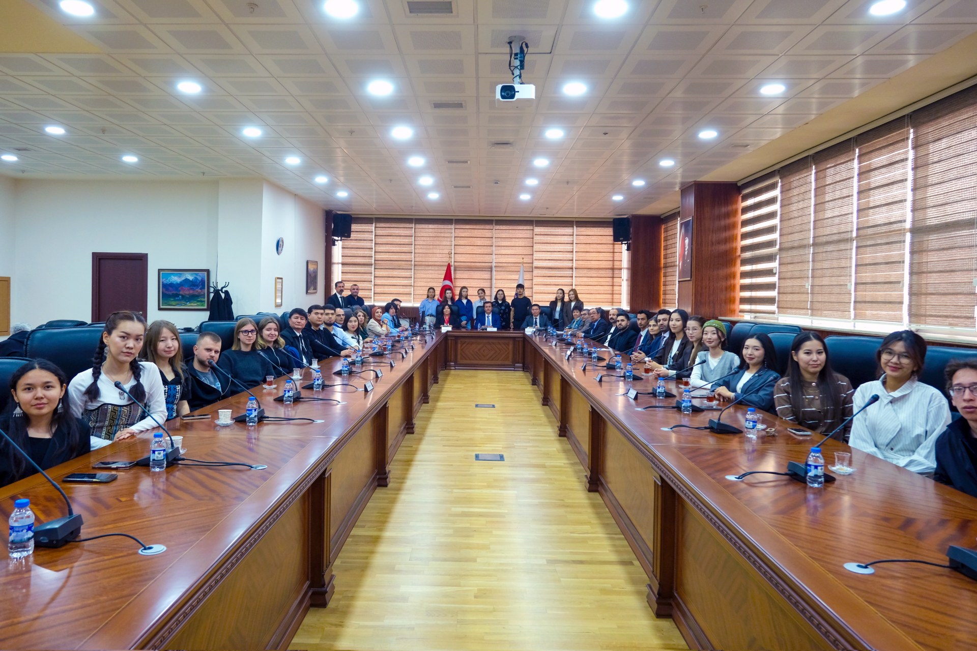 Erasmus+ ve İkili İş Birliği Protokolü Kapsamındaki Değişim Öğrencilerinden Rektörümüze Ziyaret